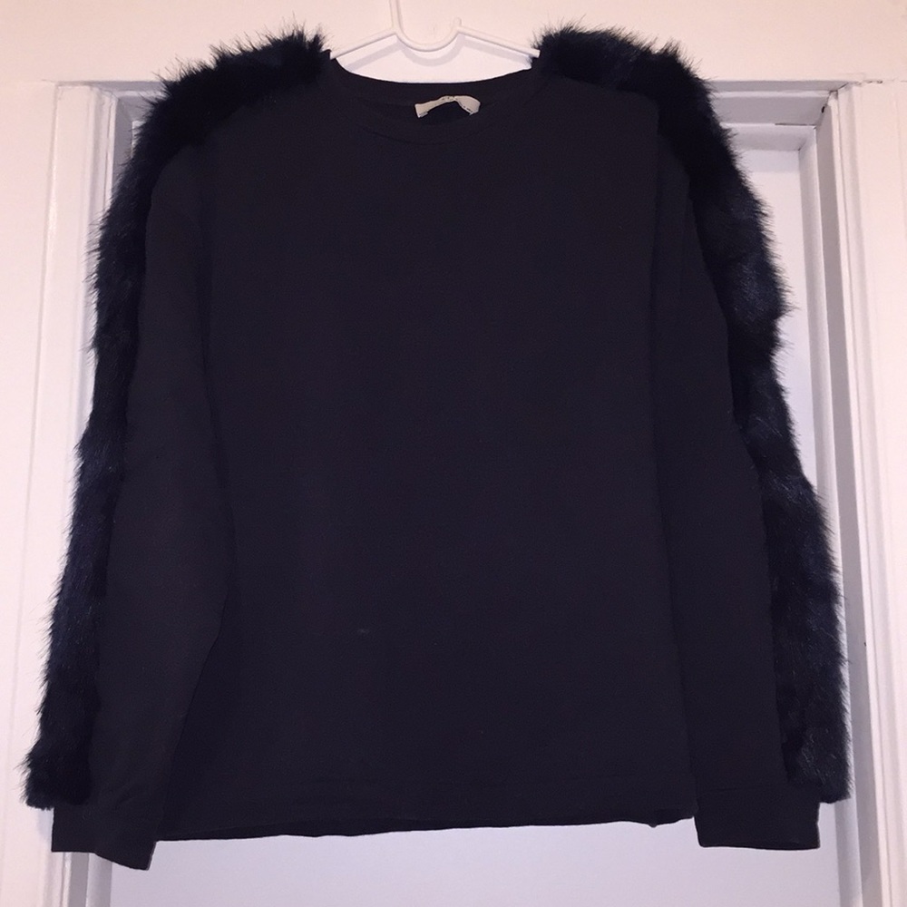 Women’s Navy Zara Sweatshirt with Faux Fur, Small